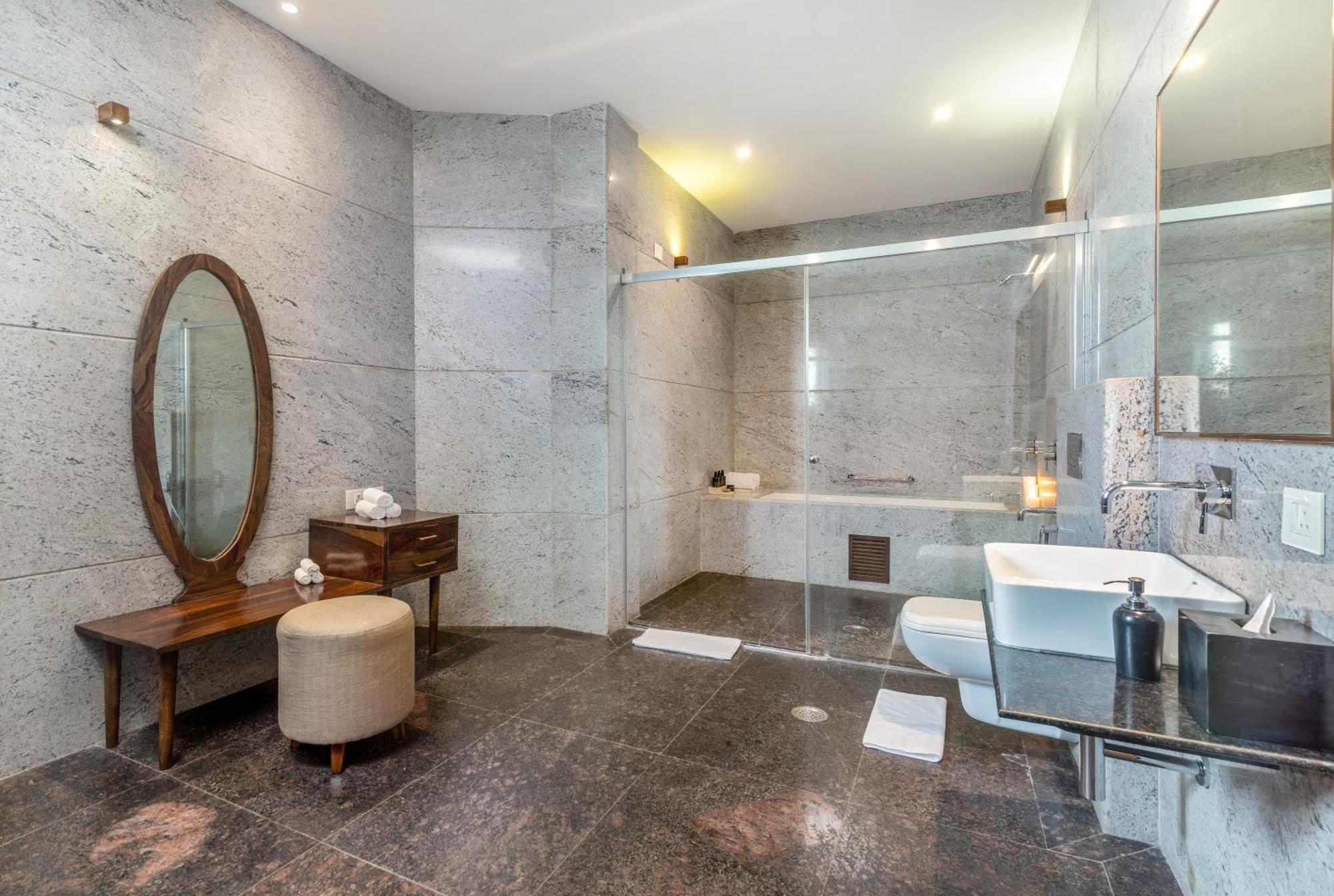 Naad Wellness Hotel Sonipat Ngoại thất bức ảnh